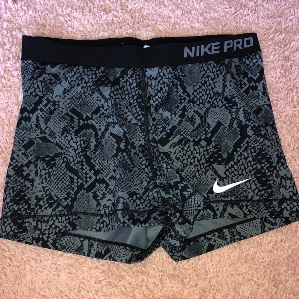 Nike spandex